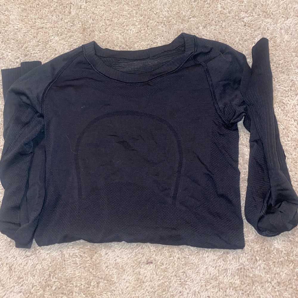 Black LuluLemon Swiftly Tech Long Sleeve